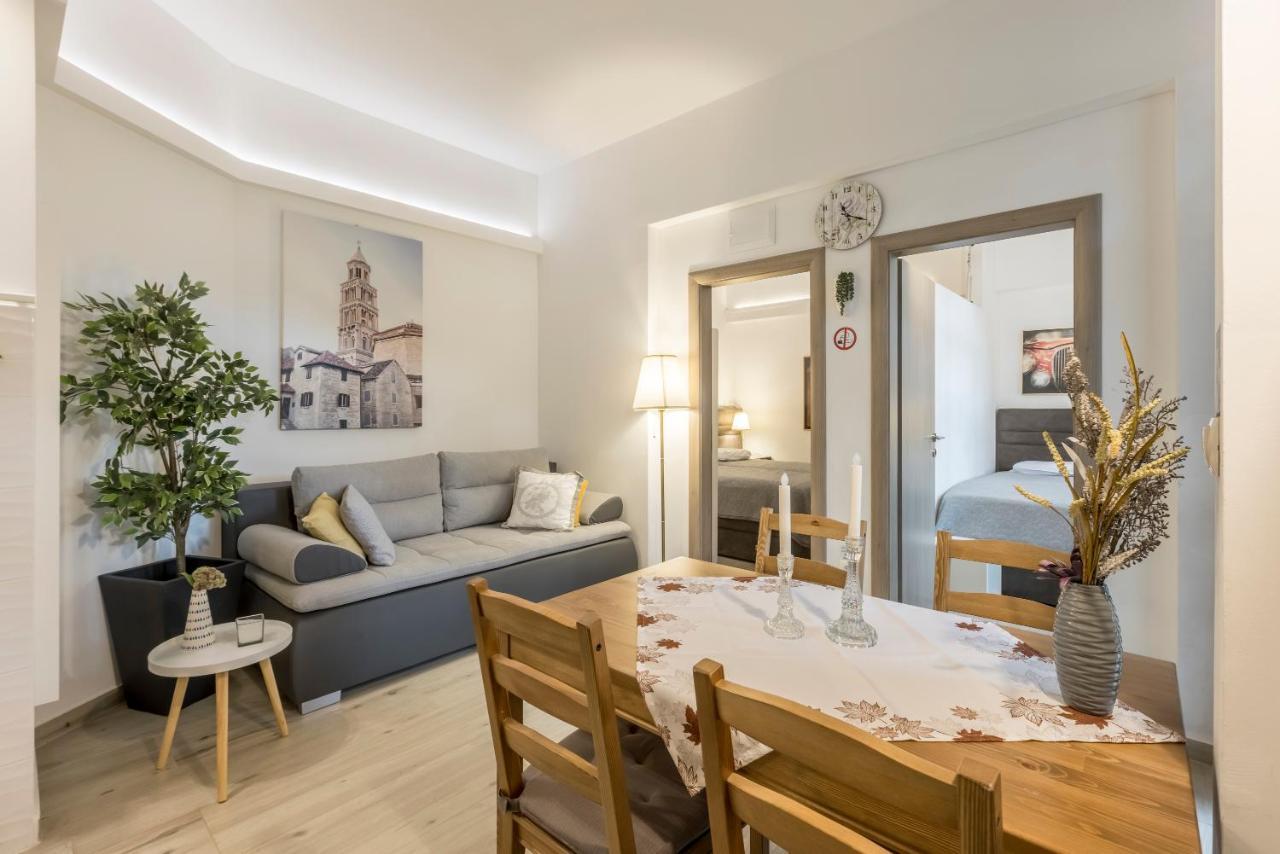 Palomia A Apartment Split Exterior photo