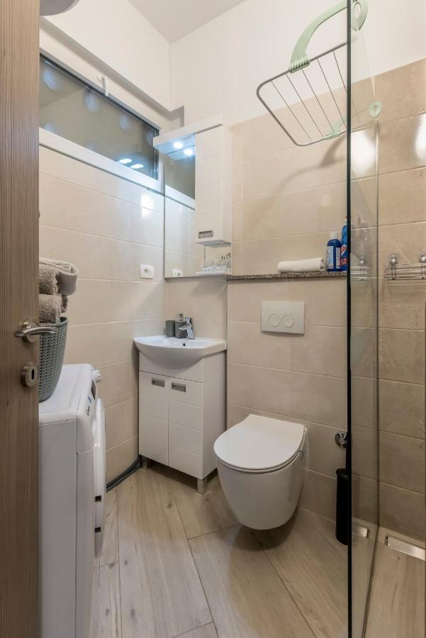 Palomia A Apartment Split Exterior photo
